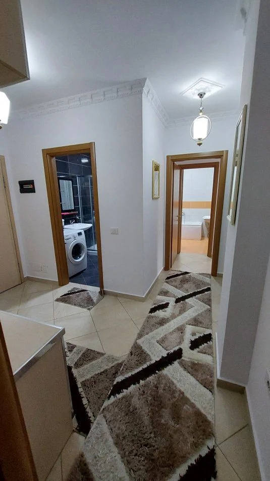 Tirane, jepet me qera apartament 2+1+Ballkon Kati 2, 100 m² 770 € (SPAKU GENER 2)