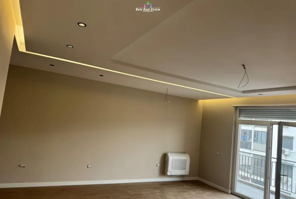 Tirane, jepet me qera zyre Kati 7, 115 m² 1.150 € (prane Emerald Centre)