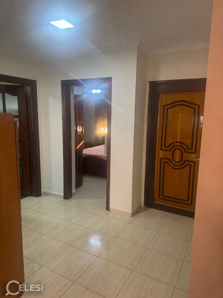 Tirane, jepet me qera apartament 1+1+Ballkon Kati 4, 80 m² 400 € (KONGRESI I MANASTIRIT QSUT)