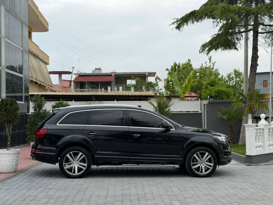 Fier, shes makine AUDI Q7-3.0 DIESEL TDI-PANORAMA-7 VENDSHE-FULL OPTIONS-NDERROHET Nafte, e zeze automatik Klima 285.000 km 9.300 €