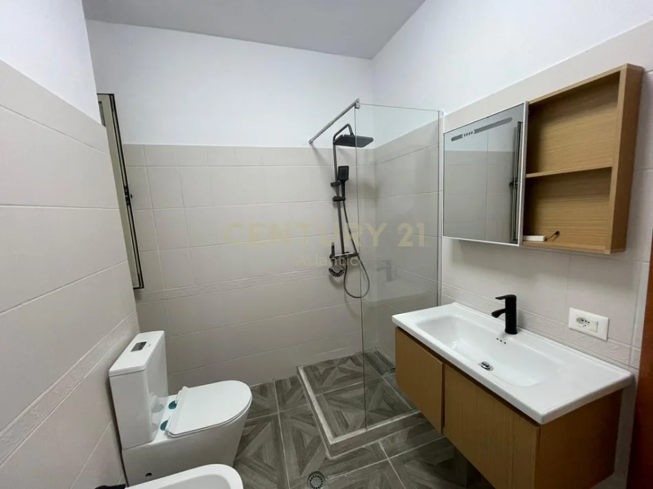 Durres, shes apartament 2+1 Kati 2, 94 m² 149.000 € (Plazh Iliria Durres)