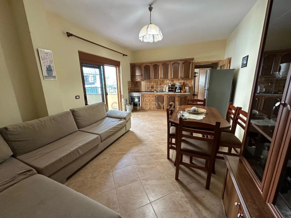 Durres, shes apartament 2+1 Kati 2, 100 m² 110.000 € (Shkembi i Kavajes)