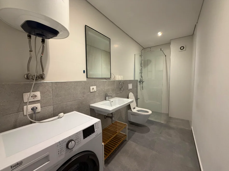 Tirane, jepet me qera Vile Vile 2 Katshe Kati 0, 236 m² 1.600 € (TEG)