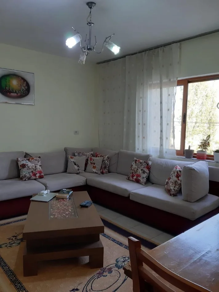 Tirane, jepet me qera apartament 1+1 Kati 4, 56 m² 350 € 