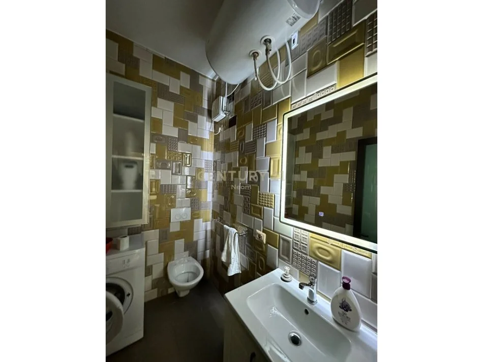 Tirane, shitet ambjent biznesi Kati 0, 57 m² 180.000 € (Porcelan)