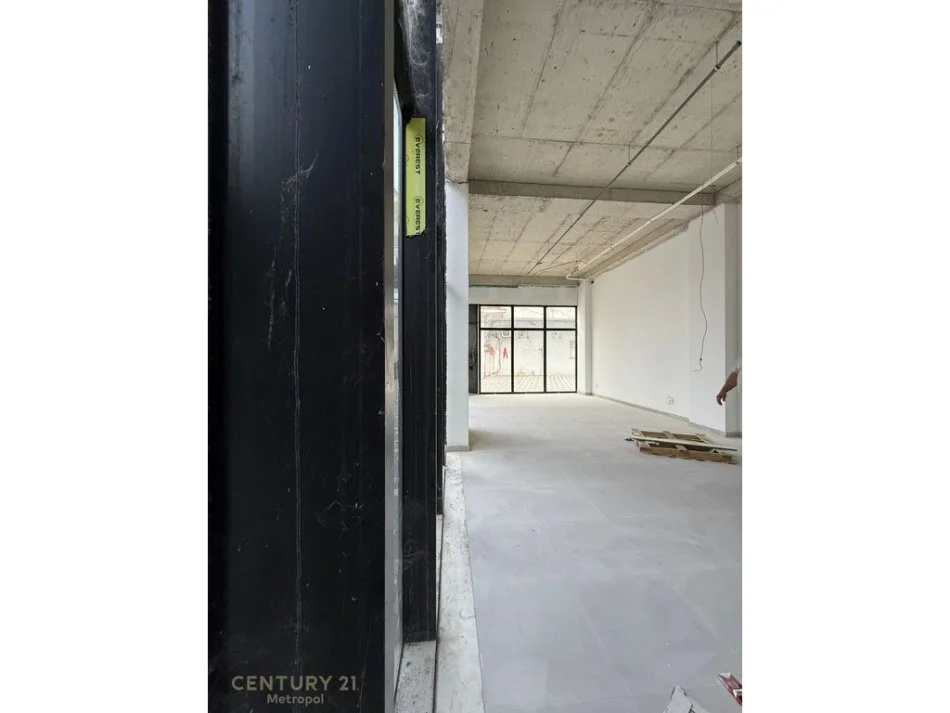 Tirane, jepet me qera ambjent biznesi Kati 1, 80 m² 1.500 € (Bulevardi Nene Tereza)