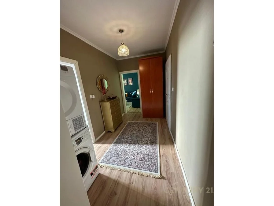 Tirane, shes apartament 1+1 Kati 5, 63 m² 115.000 € (Ish parku i autobuzave)