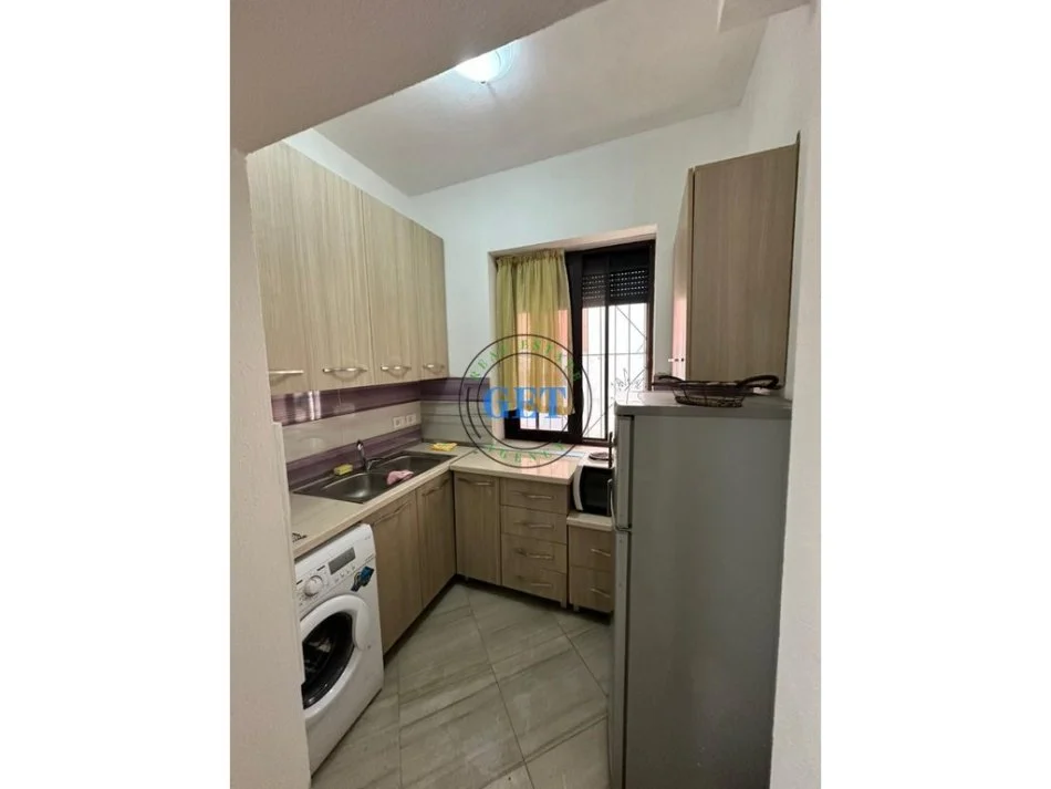 Durres, jepet me qera , 40 m² 200 € (Plazh, zona Antalia)