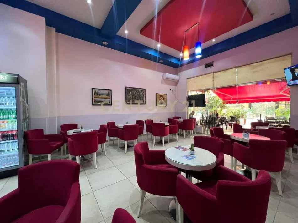 Tirane, shitet lokal Kati 0, 52 m² 160.000 € (Neom115308)