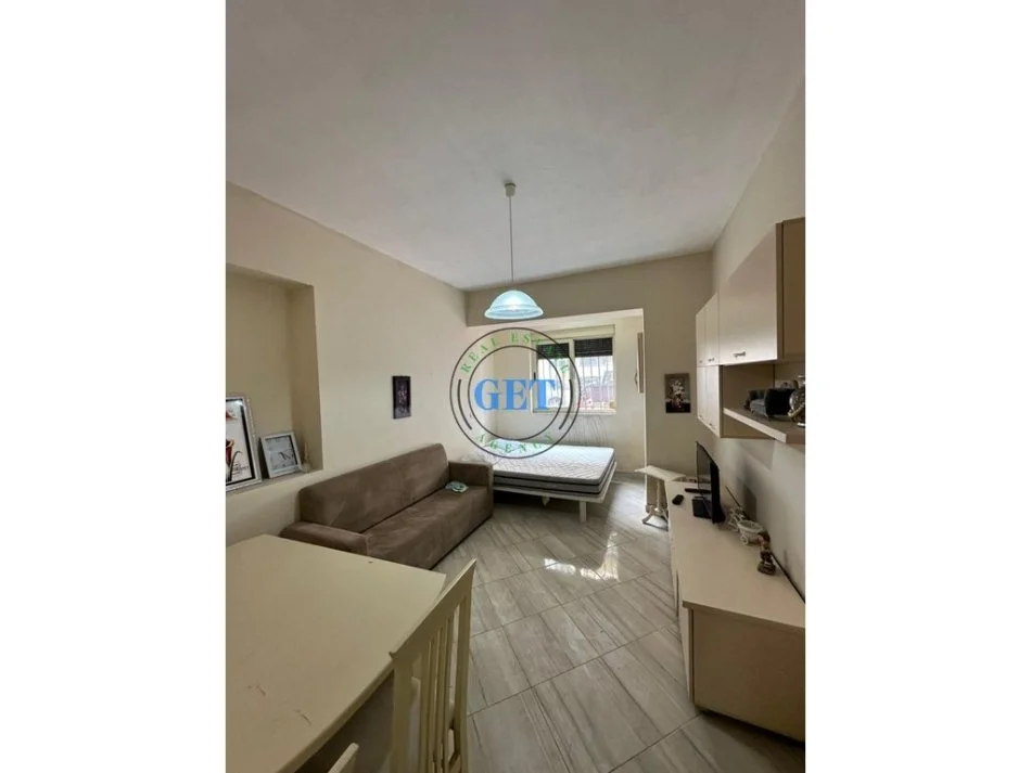 Durres, jepet me qera , 40 m² 200 € (Plazh, zona Antalia)