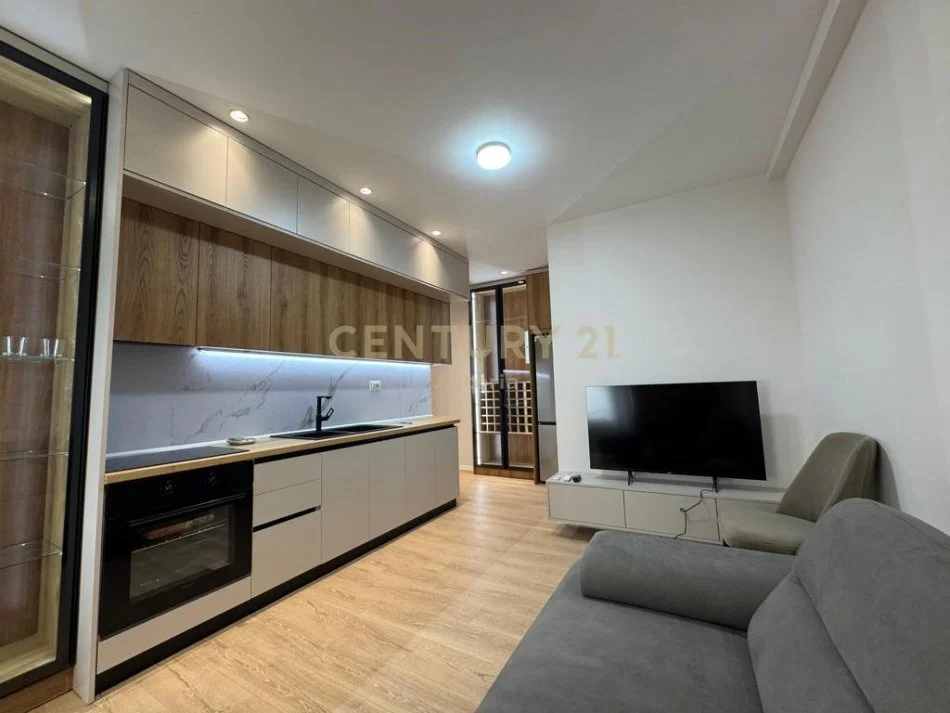 Tirane, shitet apartament 1+1+Ballkon Kati 2, 59 m² 120.000 € (kopshti zoologjik)