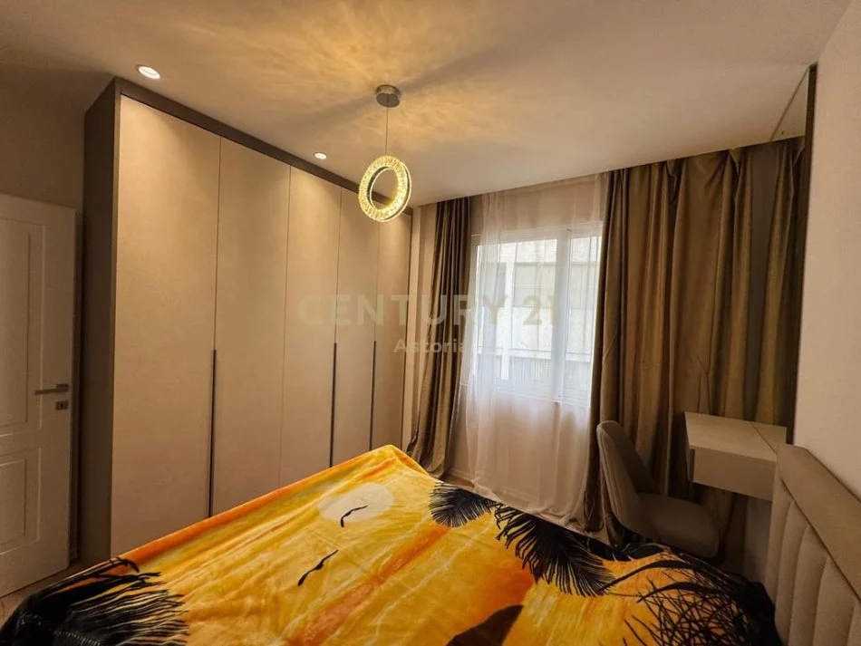 Tirane, shitet apartament 1+1+Ballkon Kati 2, 59 m² 120.000 € (kopshti zoologjik)