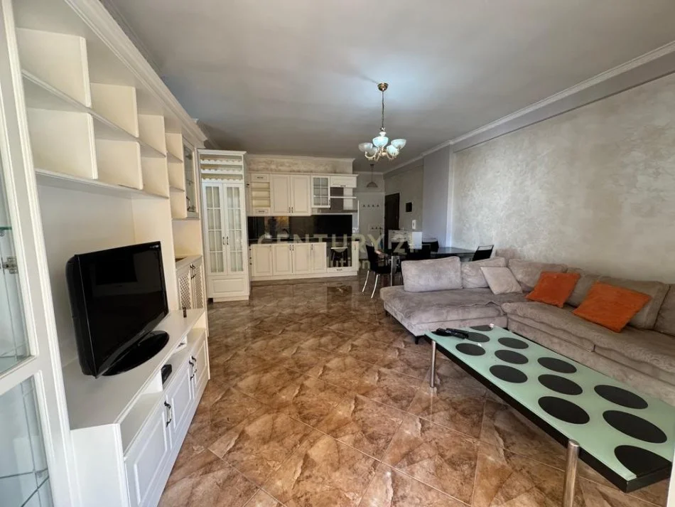 Tirane, jap me qera 2+1 Kati 4, 100 m² 500 € (Astir)