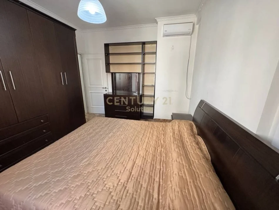 Tirane, jap me qera 2+1 Kati 4, 100 m² 500 € (Astir)