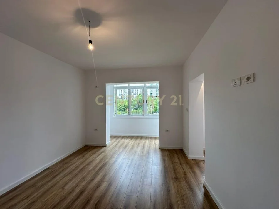 Tirane, shitet apartament 1+1 Kati 5, 62 m² 87.000 € (Fresk)