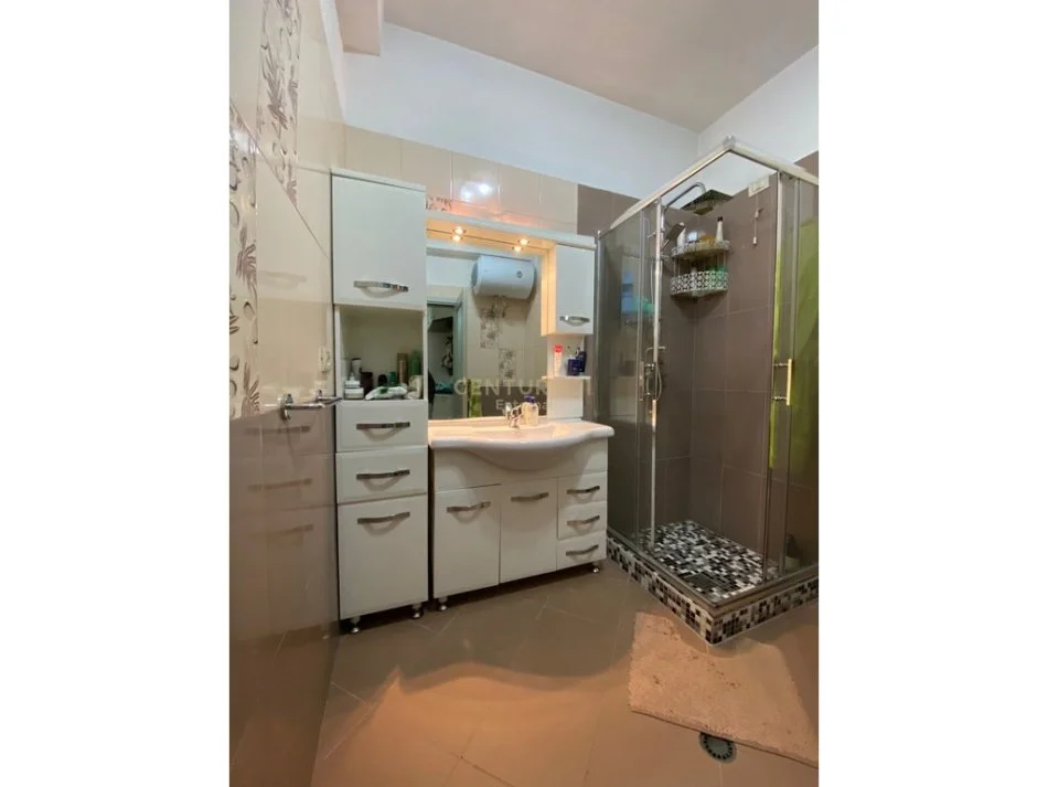 Tirane, shitet apartament 1+1+Aneks+Ballkon Kati 8, 73 m² 155.000 € 