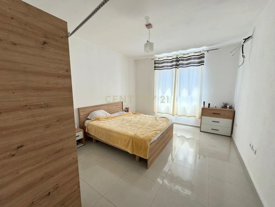 Tirane, jap me qera apartament 1+1+POST PARKIMI+Ballkon , 78 m² 600 € (Liqeni i Thatë)