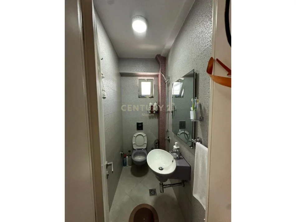 Tirane, shitet Vile 3 Katshe Kati 3, 214 m² 320.000 € 