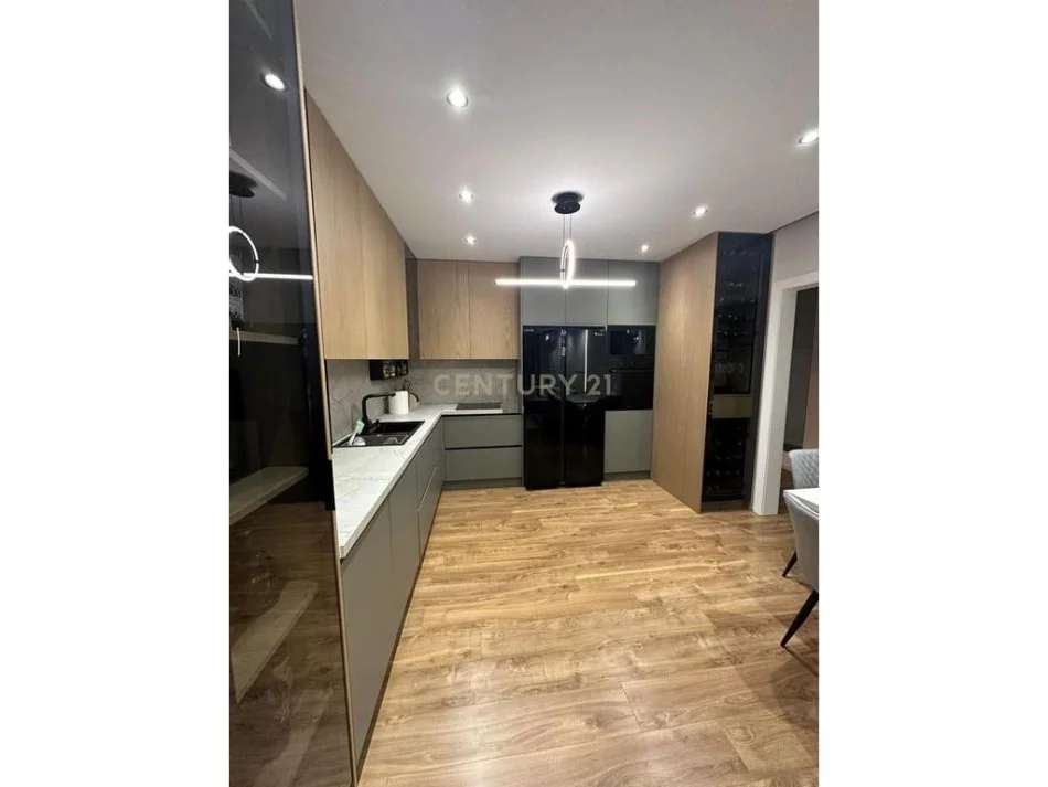 Tirane, shitet apartament 2+1 Kati 3, 89 m² 230.000 € (Kodra e Diellit)