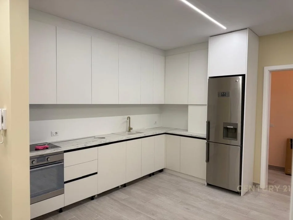 Tirane, jap me qera apartament 2+1+2+POST PARKIMI+Ballkon , 115 m² 1.200 € (Liqeni i Thatë)