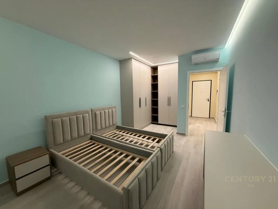 Tirane, jap me qera apartament 2+1+2+POST PARKIMI+Ballkon , 115 m² 1.200 € (Liqeni i Thatë)