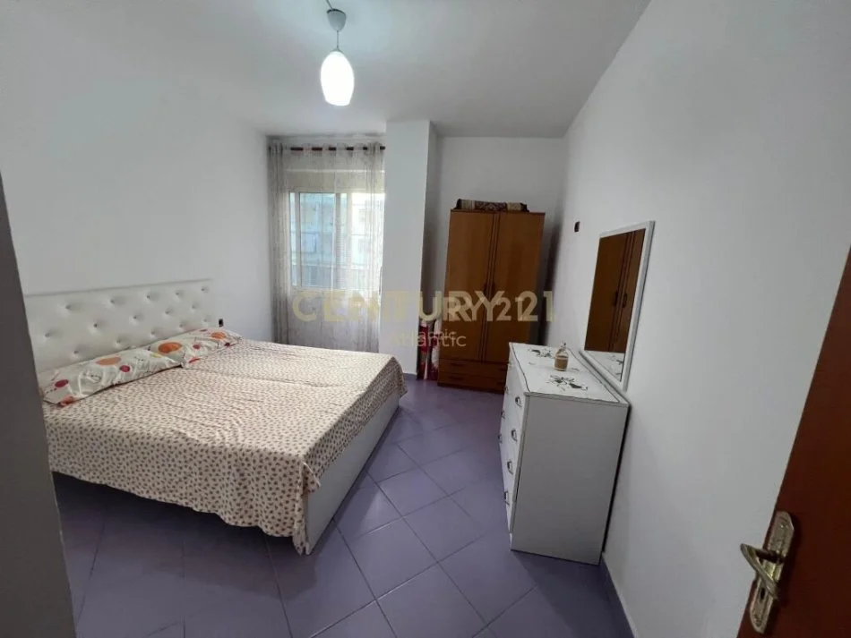 Durres Plazh, jepet me qera apartament 1+1 Kati 3, 62 m² 400 € (Plazh Rrota Kuqe)