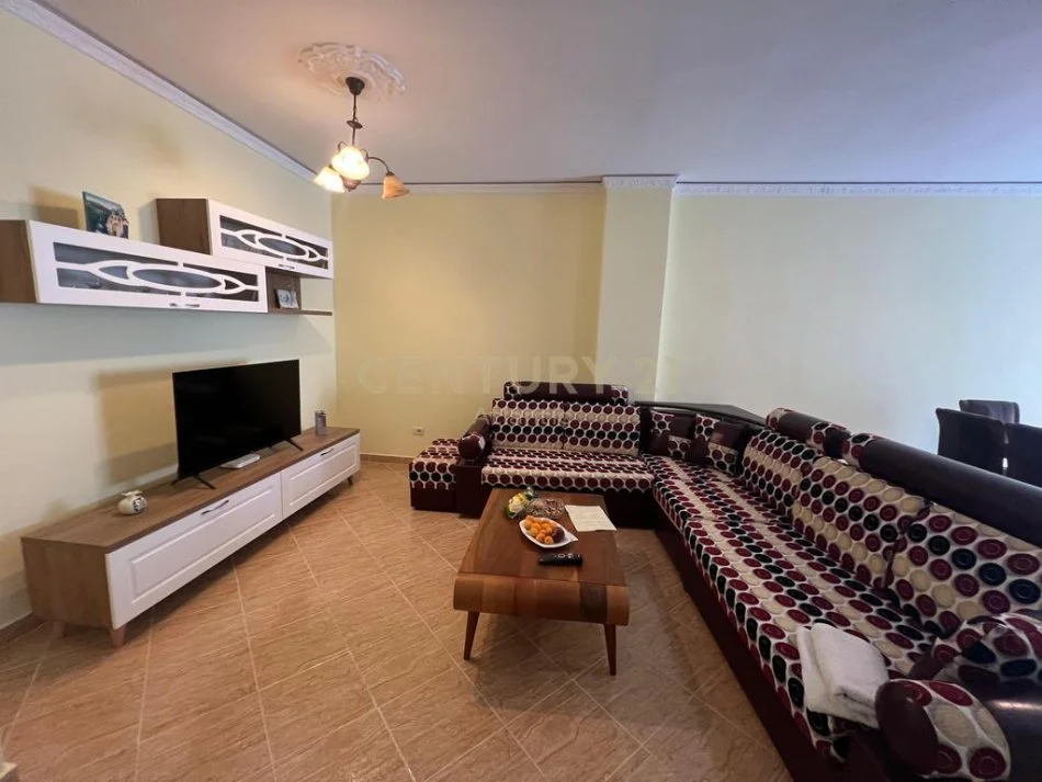 Durres Plazh, jepet me qera apartament 2+1 Kati 2, 122 m² 600 € (Plazh Rrota kuqe)