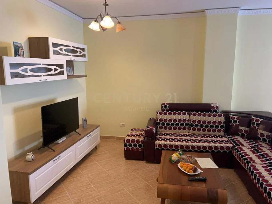 Durres Plazh, jepet me qera apartament 2+1 Kati 2, 122 m² 600 € (Plazh Rrota kuqe)
