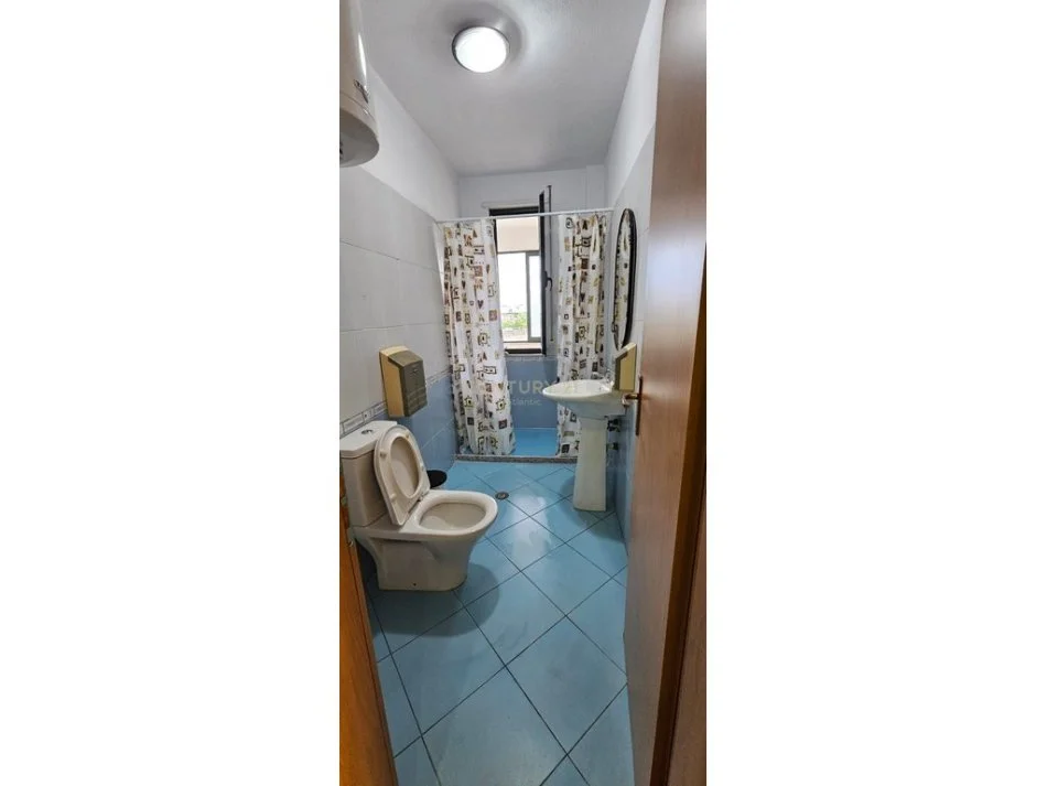 Durres, jepet me qera apartament 2+1+Ballkon Kati 2, 105 m² 500 € (plazh)