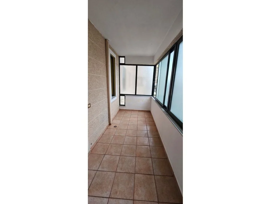 Durres, jepet me qera apartament 2+1+Ballkon Kati 2, 105 m² 500 € (plazh)