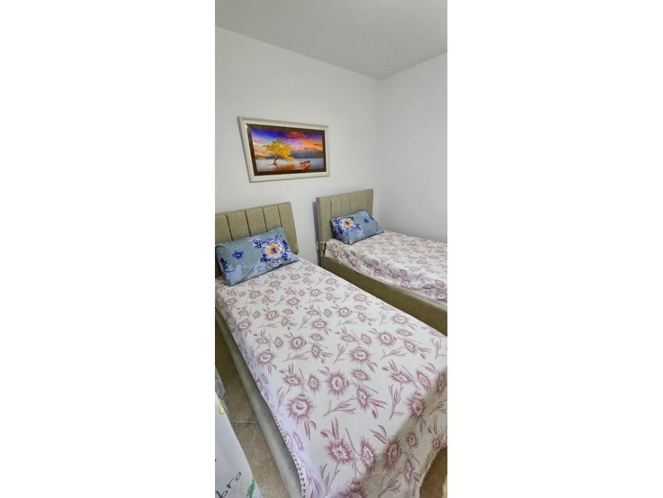 Durres Plazh, jepet me qera apartament 1+1+Ballkon Kati 2, 105 m² 600 € (Stacioni I Pare Plazh)