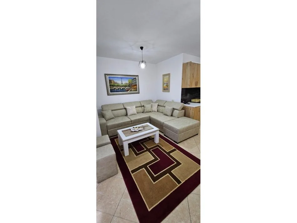 Durres, jepet me qera apartament 2+1+Ballkon Kati 2, 105 m² 500 € (plazh)