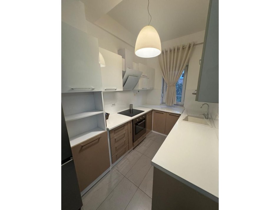 Tirane, jepet me qera apartament 1+1 Kati 3, 68 m² 550 € (Rezidenca Touch of the sun, Sauk)
