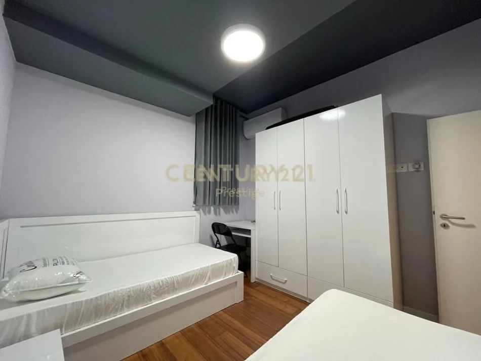 Tirane, jap me qera apartament 2+1+2 , 147 m² 650 € (Kopshti Botanik Zoologjik)