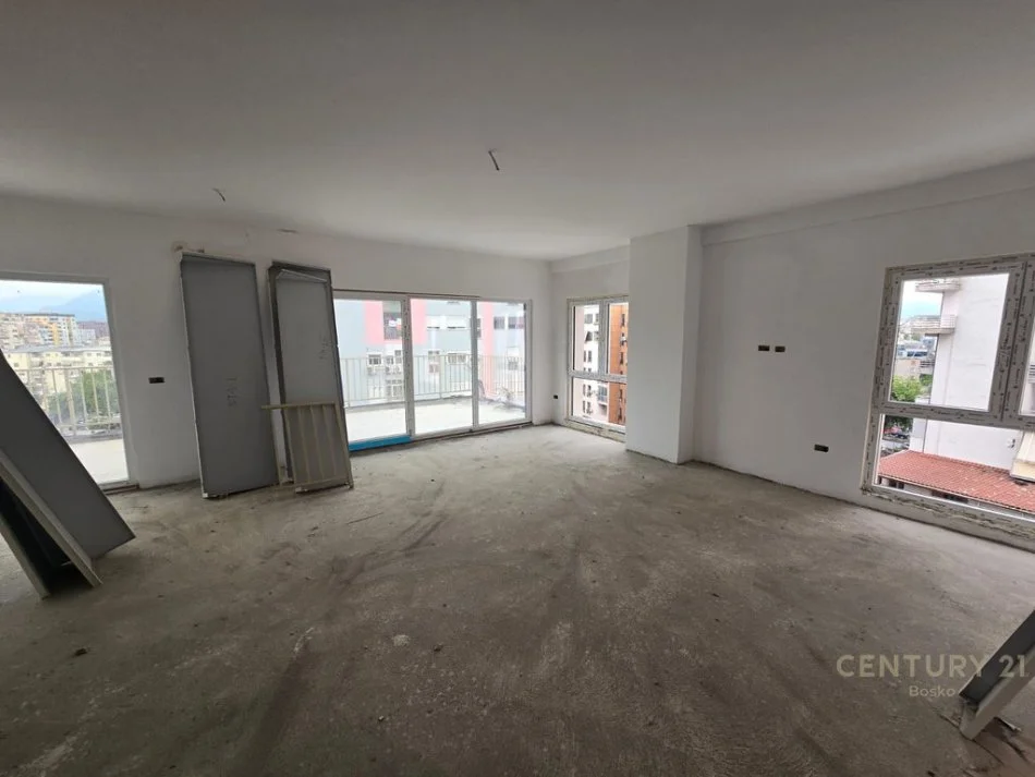 Tirane, shes apartament 3+1+3 , 247 m² 468.000 € (Zogu I Zi)