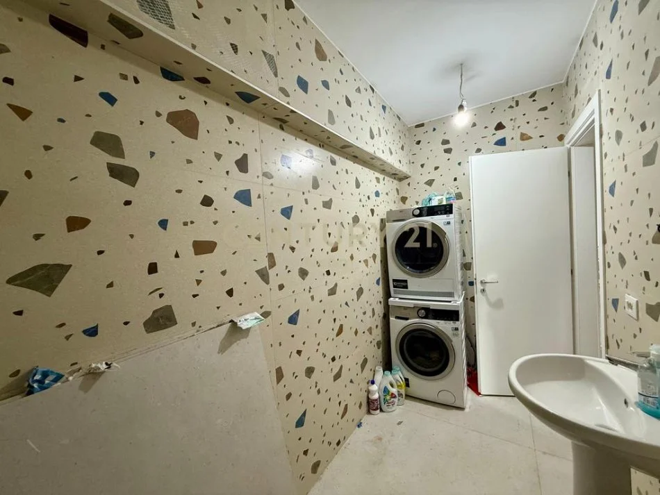 Tirane, shes apartament 2+1+POST PARKIMI , 95 m² 250.000 € (Kodra e Diellit)