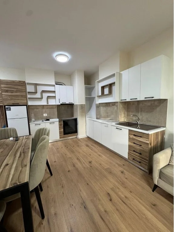 Tirane, jepet me qera apartament 1+1 Kati 7, 67 m² 550 € 