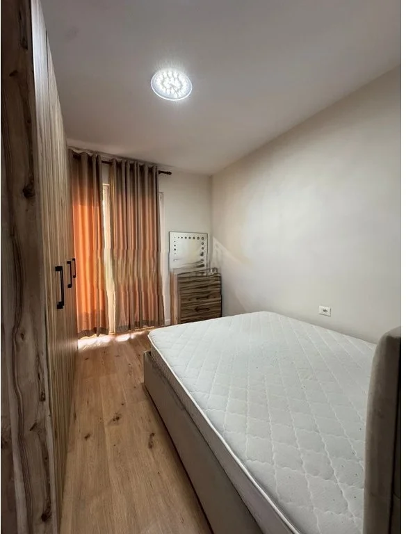 Tirane, jepet me qera apartament 1+1 Kati 7, 67 m² 550 € 
