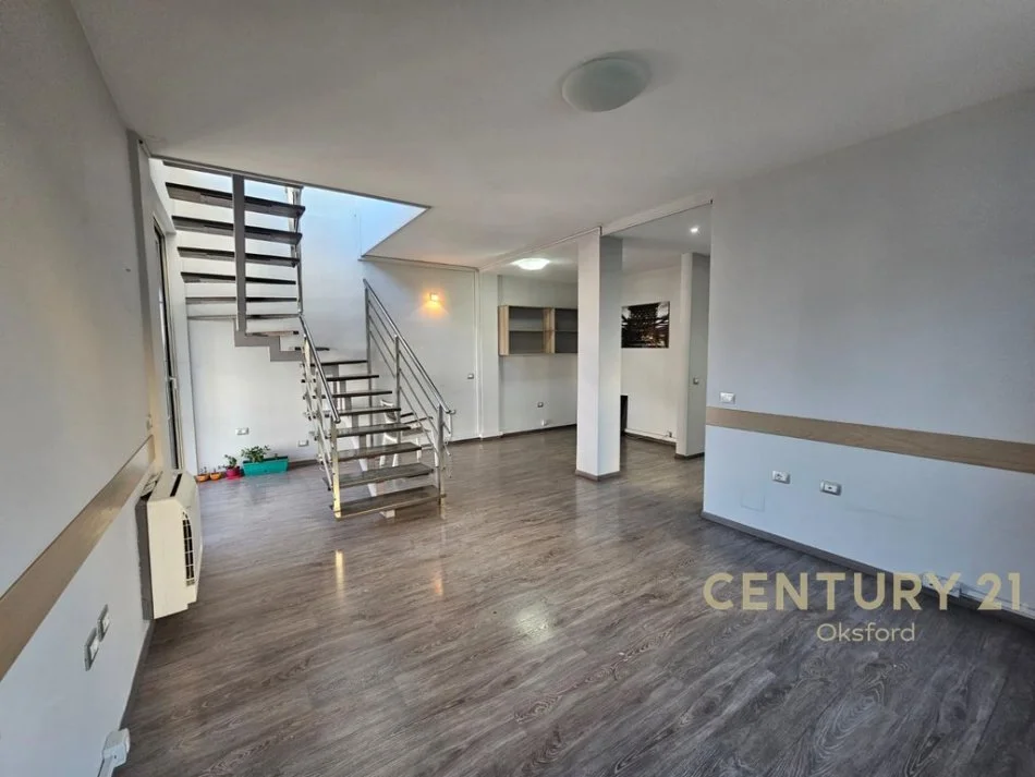 Tirane, jepet me qera zyre Kati 2, 144 m² 1.400 € (21 Dhjetori)