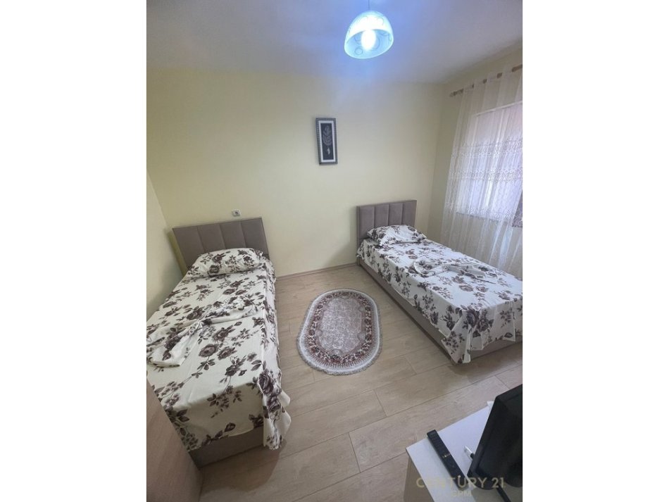 Tirane, jepet me qera apartament 2+1+Ballkon Kati 2, 85 m² 600 € (Brraka)