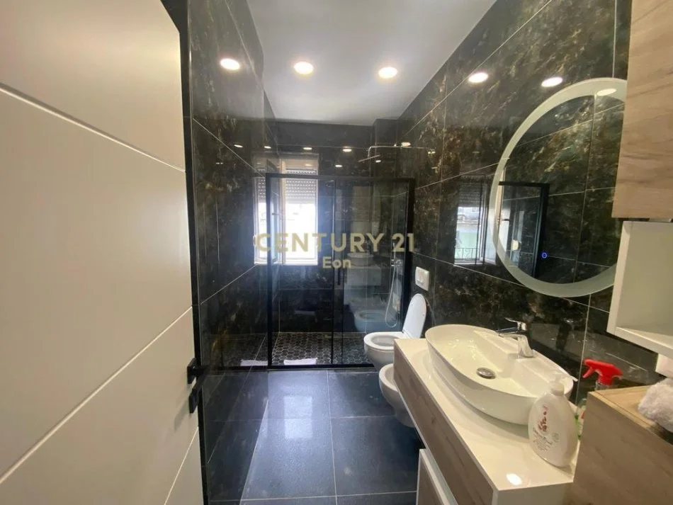 Durres, jepet me qera apartament 2+1 Kati 4, 62 m² 400 € (Aleksander Goga Durres)