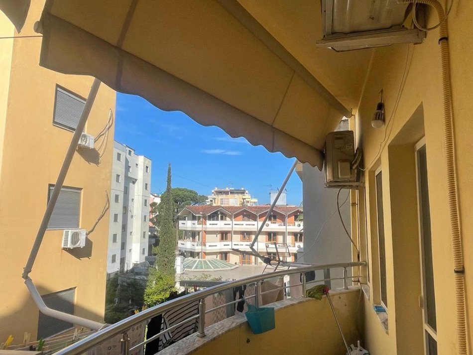 Durres, shitet apartament 1+1+Ballkon Kati 3, 60 m² 90.000 € (Mali i Robit, prane Premium Fafa)