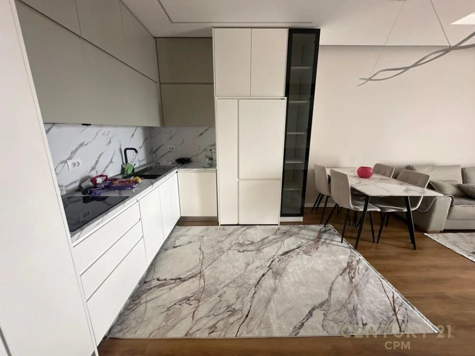 Tirane, jepet me qera apartament 2+1 Kati 8, 103 m² 1.000 € (Porcelan)