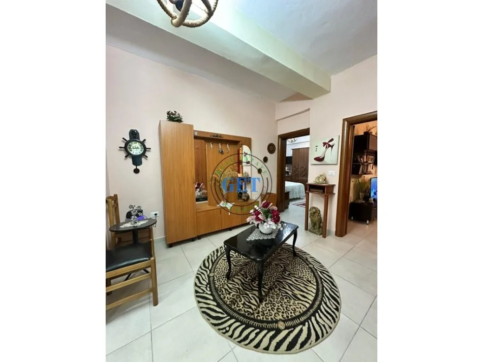 Durres, shitet apartament 2+1+Ballkon Kati 4, 86 m² 105.000 € (Kryqi i Kuq)