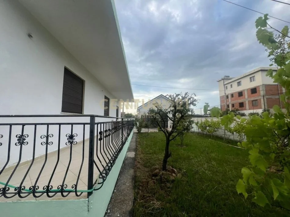 Durres, shitet shtepi 2+1 Kati 1, 345 m² 125.000 € (Ish Kenet Durres)