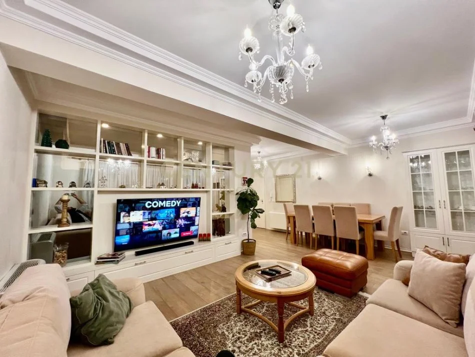 Tirane, jepet me qera apartament 2+1+Ballkon Kati 3, 132 m² 1.200 € (Vizion Plus)