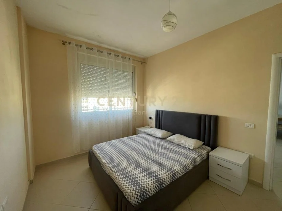 Durres Plazh, jepet me qera apartament 1+1 Kati 8, 65 m² 300 € (Plazh Iliria)