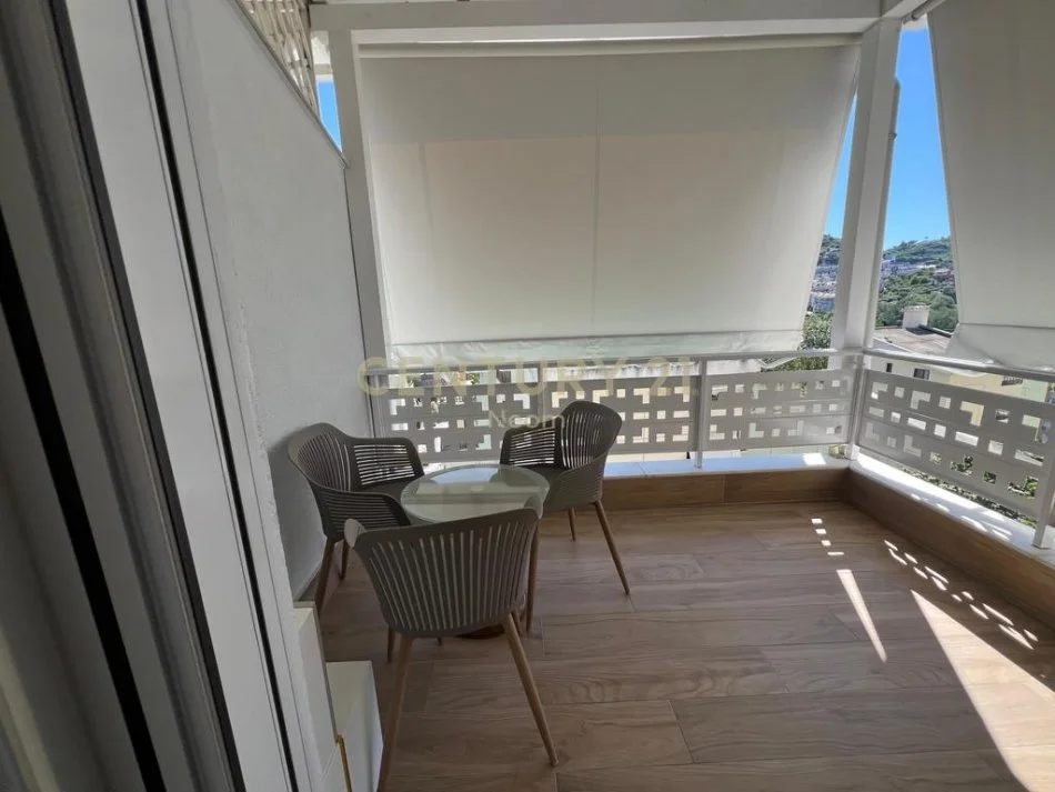 Tirane, jepet me qera apartament 2+1+Ballkon Kati 4, 100 m² 800 € (Kopshti Botanik)