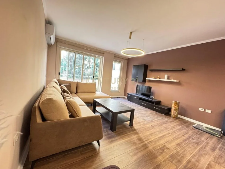 Tirane, jap me qera apartament 2+1 , 107 m² 700 € (Liqeni i Thate)