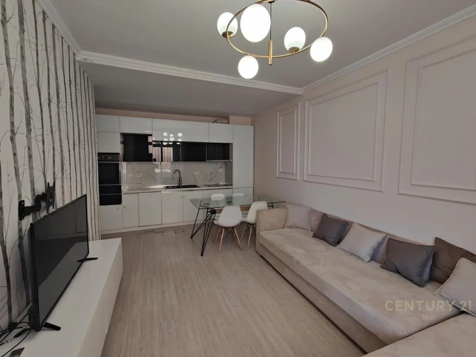 Tirane, jap me qera apartament 1+1 , 70 m² 650 € (Komuna e Parisit)